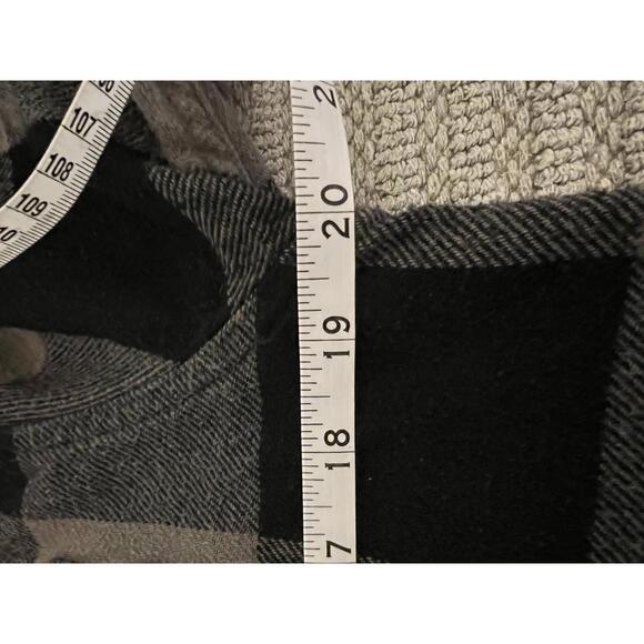 Primitive Skateboarding Flannel Shirt – Graphic Back Size Med - Picture 6 of 6